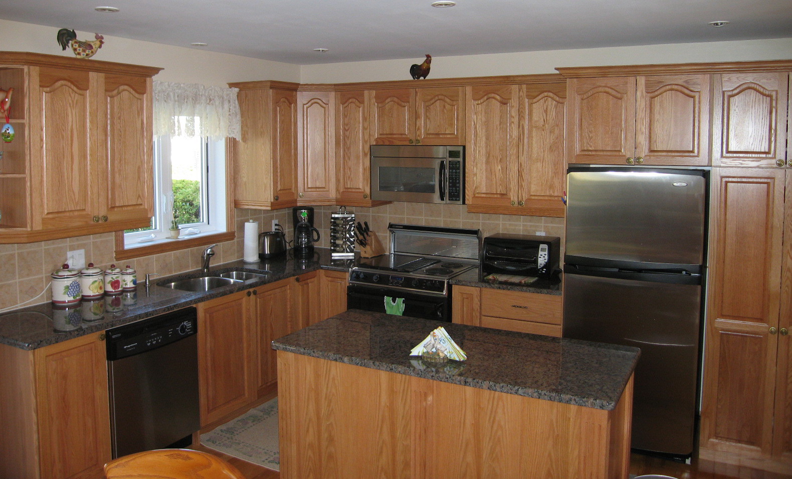 Oak kitchen cabinets